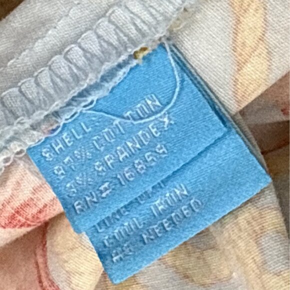 J.McLaughlin Womens Capri Pants Size 8 Seashell Print Button Closure - Picture 6 of 7